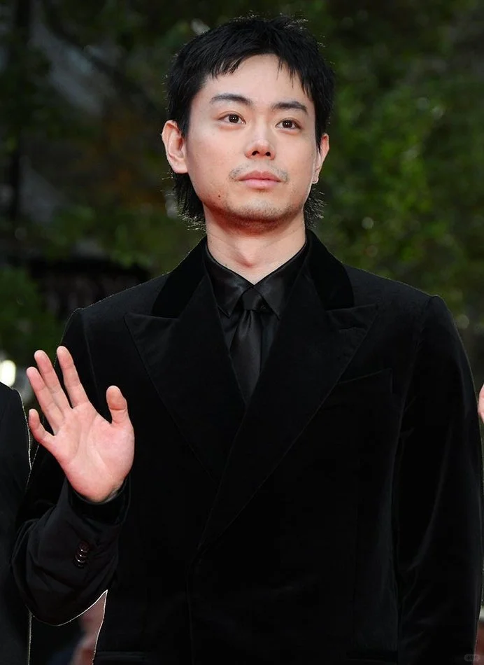 菅田将晖 走红毯 东京国际电影节