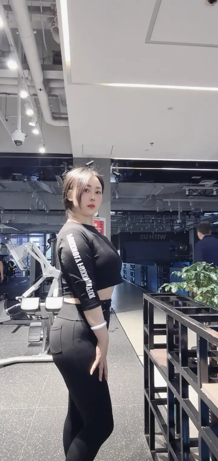 向前走，自己选择都是对的，这辈子也从没后悔过自己的选择。