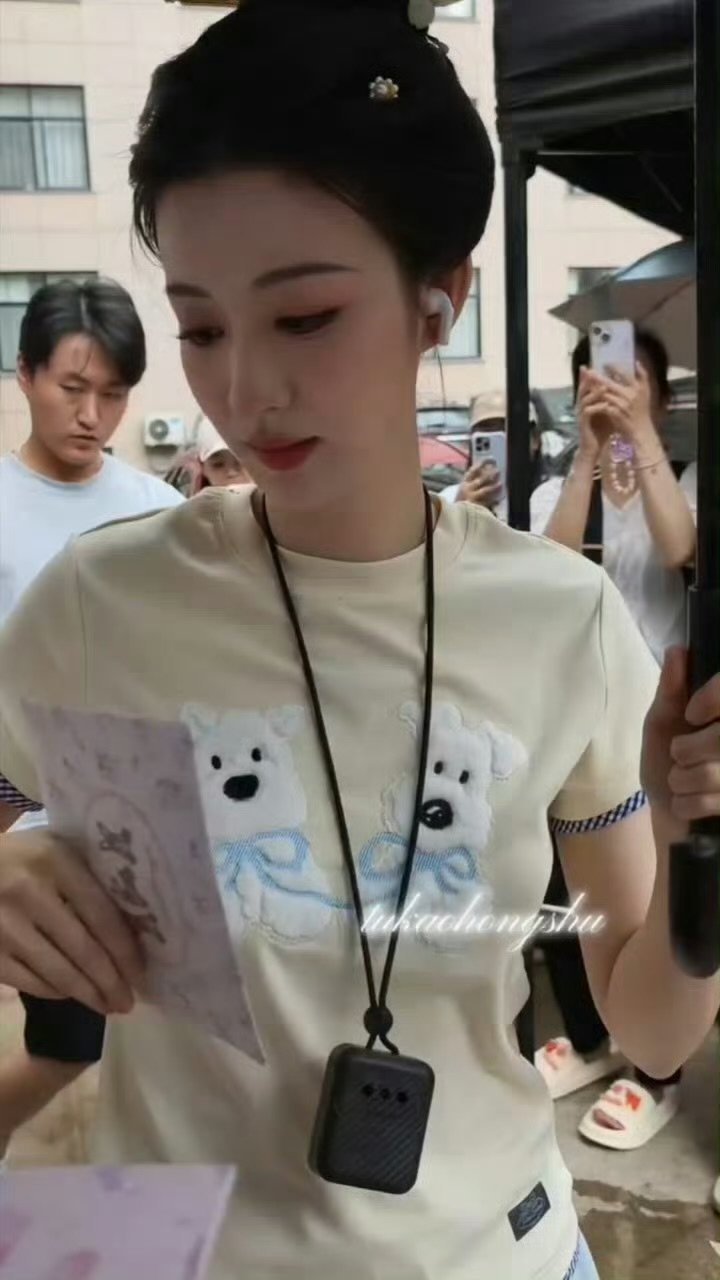 王楚然不敢翻脸只能挂个净化器自保王楚然不敢翻脸，只能自己默默想办法 