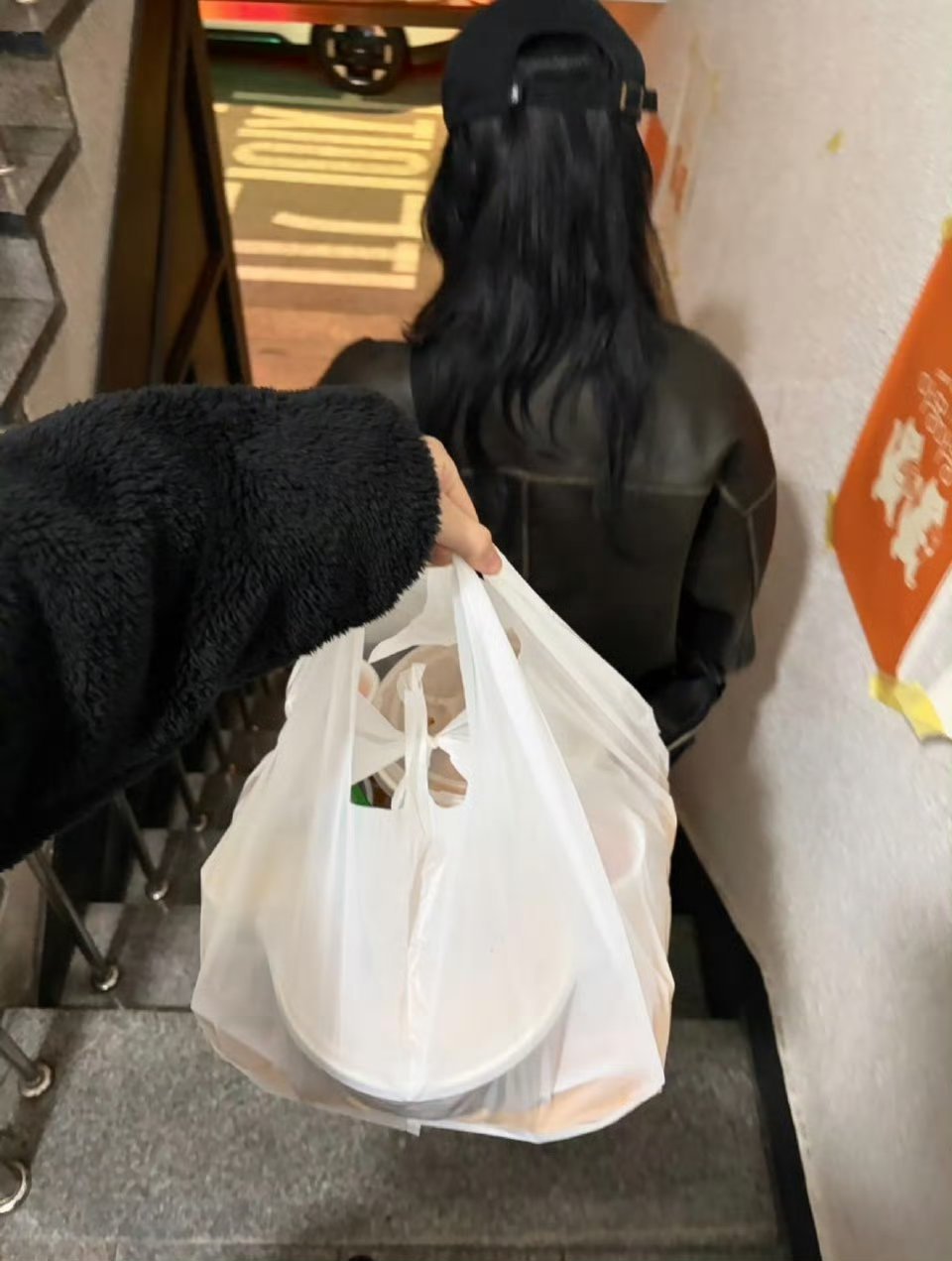 我还是受不了要吃醋