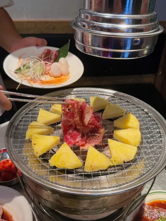 这家烤肉店有点东西！！