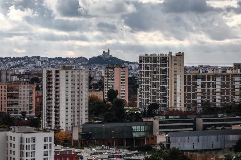 【马赛的毒品战争重塑了法国的政治格局】[记录能封存，街道也能封存？]（政治报）在