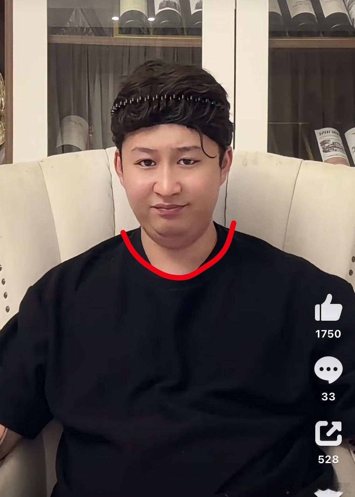 每天不知道吃什么迎来了参考文献这个尺寸的双下巴，你说什么好吃我都信。 