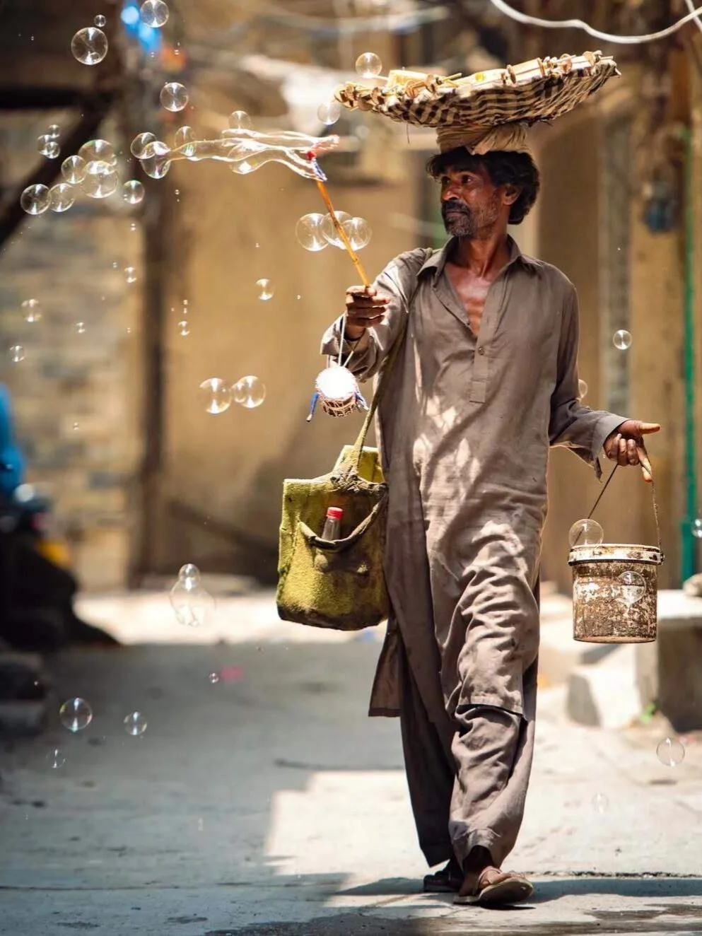 审美积累：快门背后的“纪实诗人”