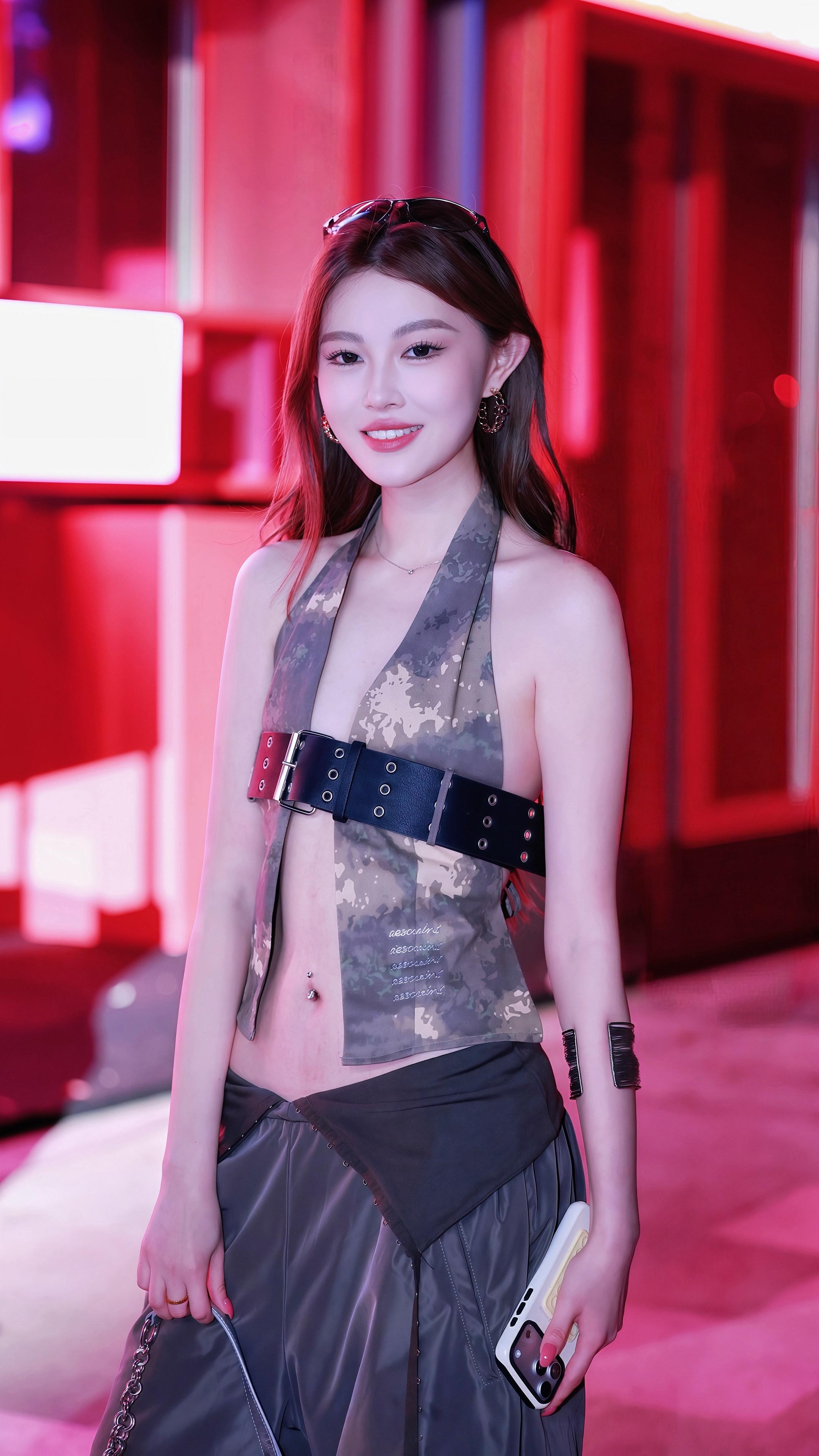 上海街拍｜宋躺躺。  ，山东女孩31岁，身高170美女博主