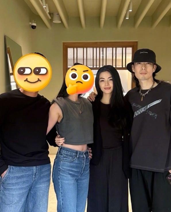 吴建豪否认妻子学历造假 网传吴建豪妻子荒卷绘美谎报35岁年龄且UCL学历造假。吴