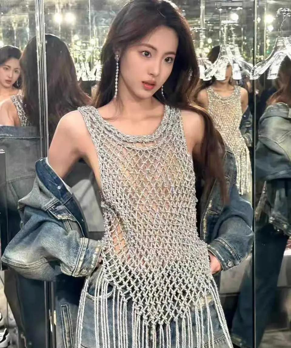 明明应该什么都能看到，偏偏什么也看不到。