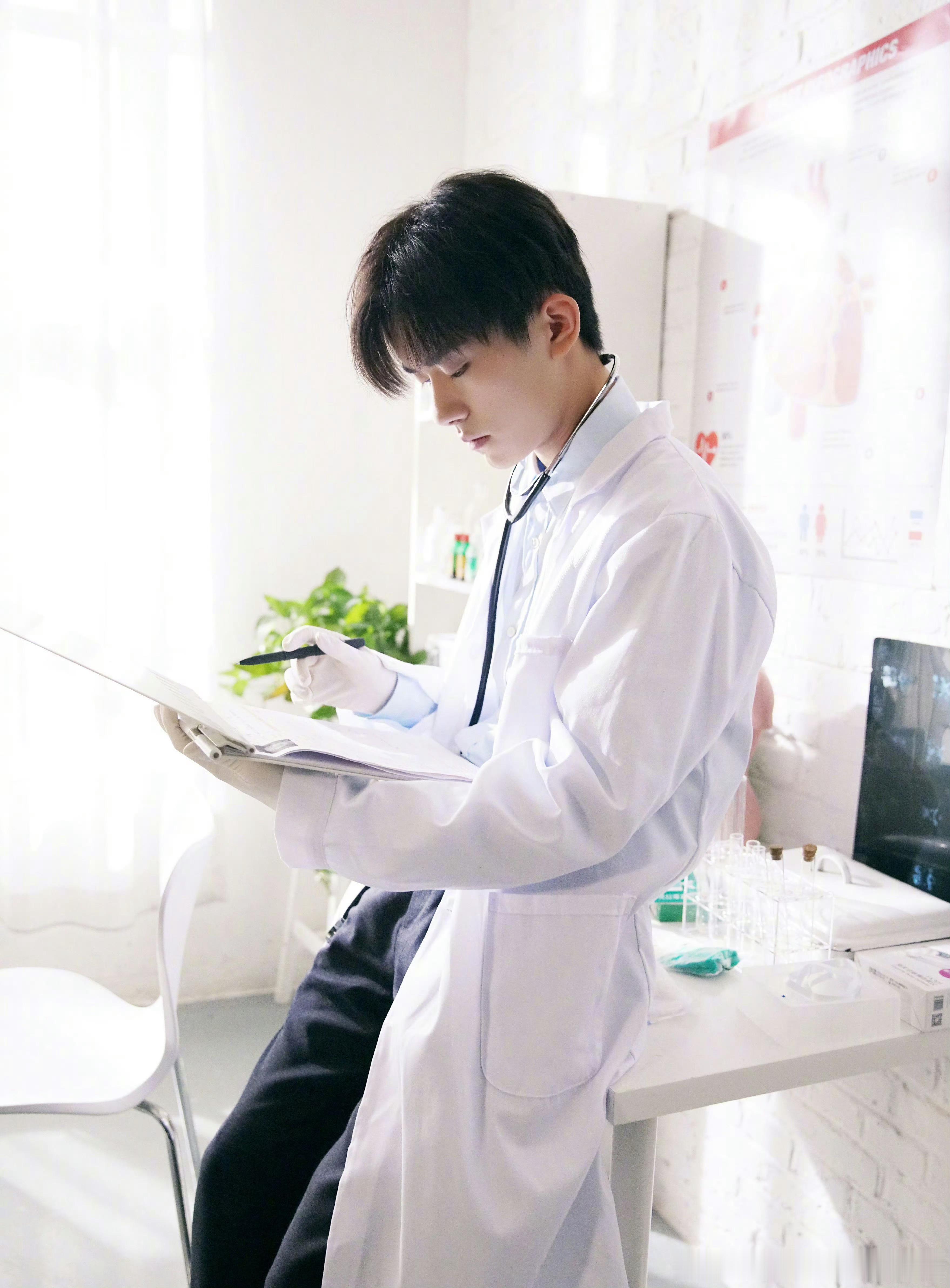 医生，你好，我有点不舒服，可以给我把把脉吗？​​​