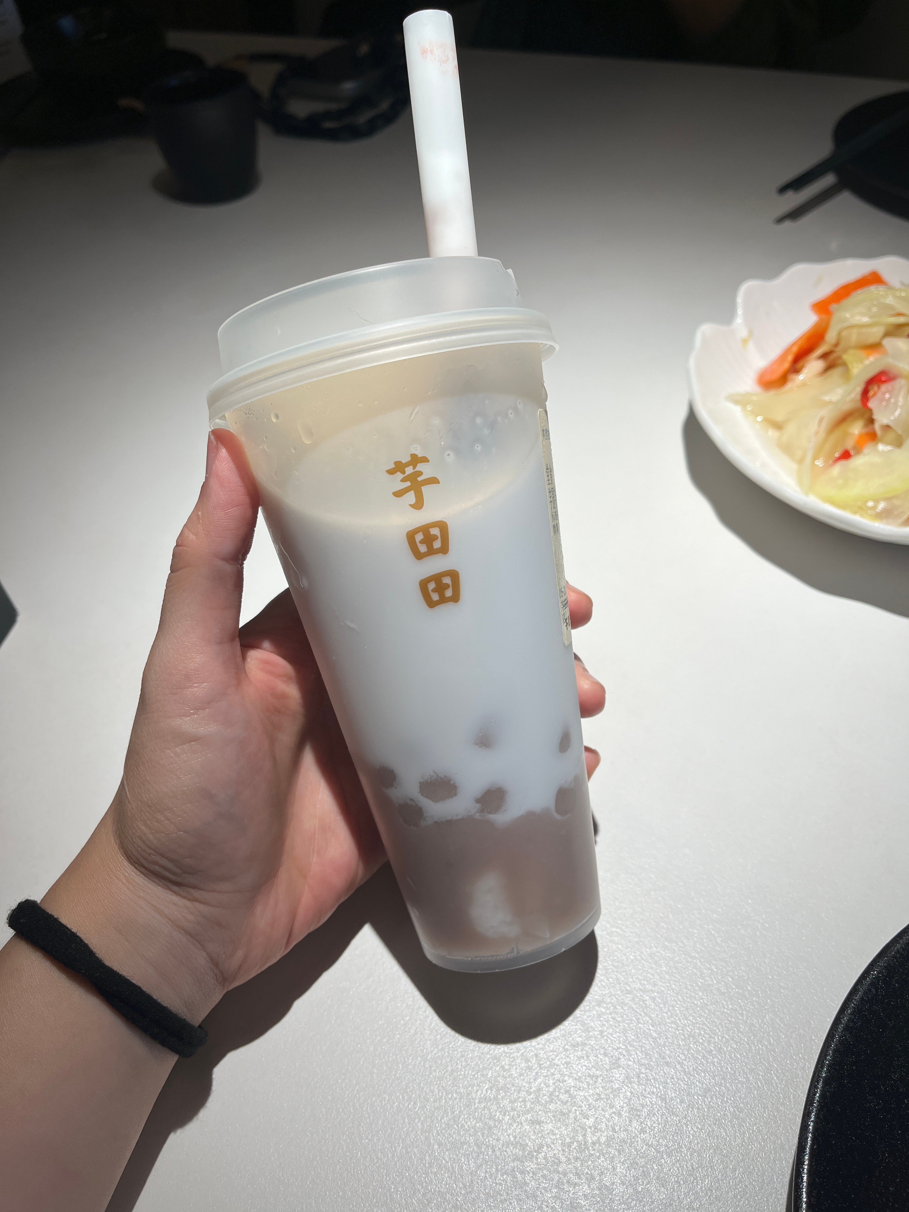 落地南宁第一口喝的是芋田田！因为听说广西的芋头很好吃哈哈哈😝我就点了杯芋泥芋圆
