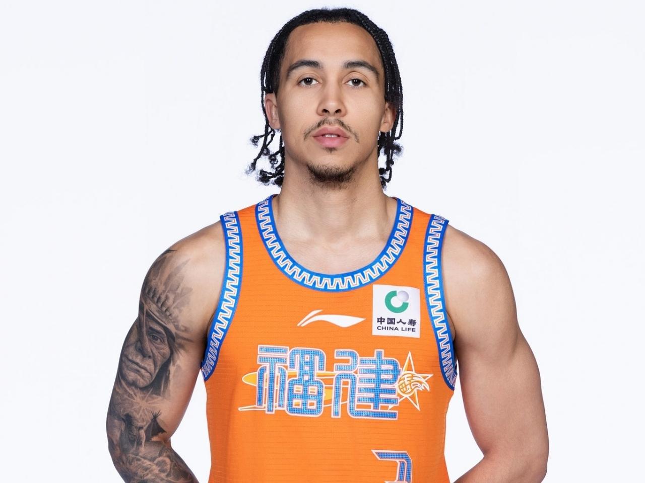 CBA最新消息：据CBA官方更新了外籍球员注册信息，北控男篮取消了小贾马尔·尼尔