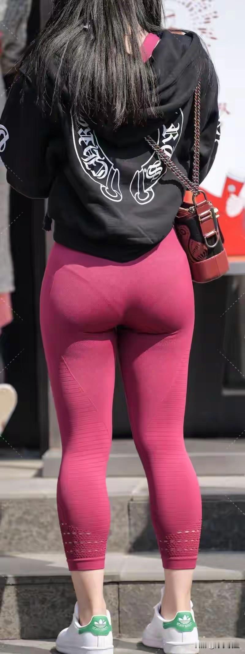 朋友坚持每晚练20分钟睡前瑜伽，才一个月，记东西的速度居然快了超多！
 
就俩超