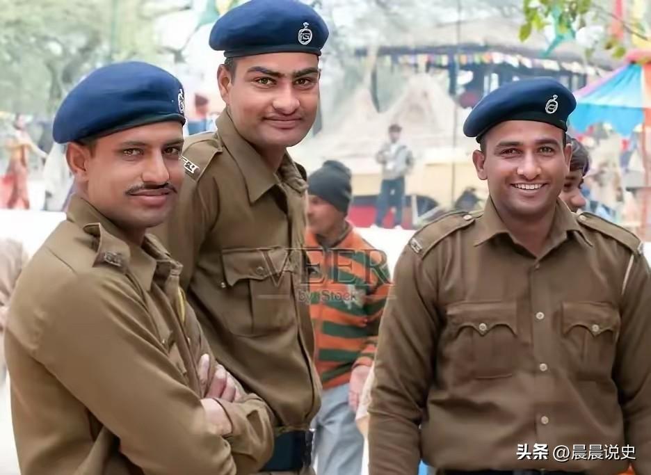 从中国运往巴基斯坦的精密机床，在印度港口被扣了。扣了就扣了吧，结果上海海事法院一