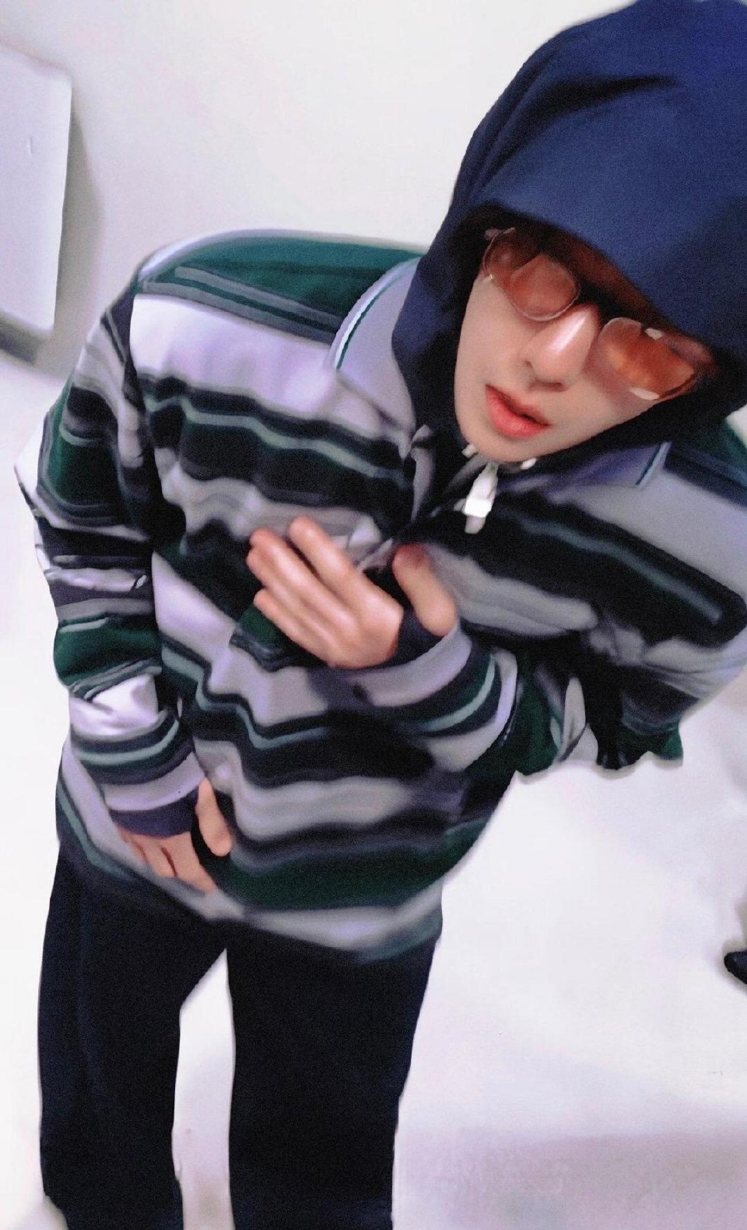 王一博入围巴黎时装周名人声量 王一博以Chanel品牌形象大使、Loewe及La