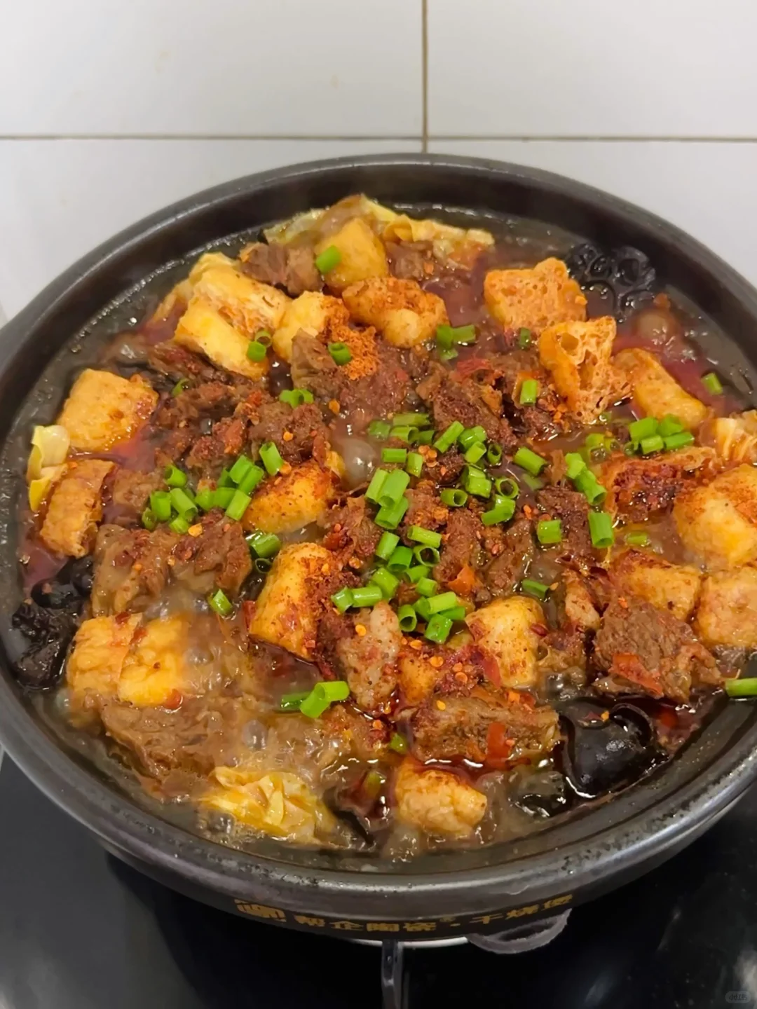 最近很火的鲜烧牛肉锅，自己在家也可以做哦