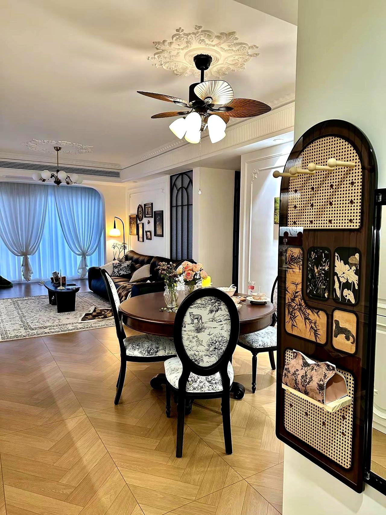 邻居：为什么一样的房子🏠你家装的这么好
 

其实我只是把所有对生活的想象都搬