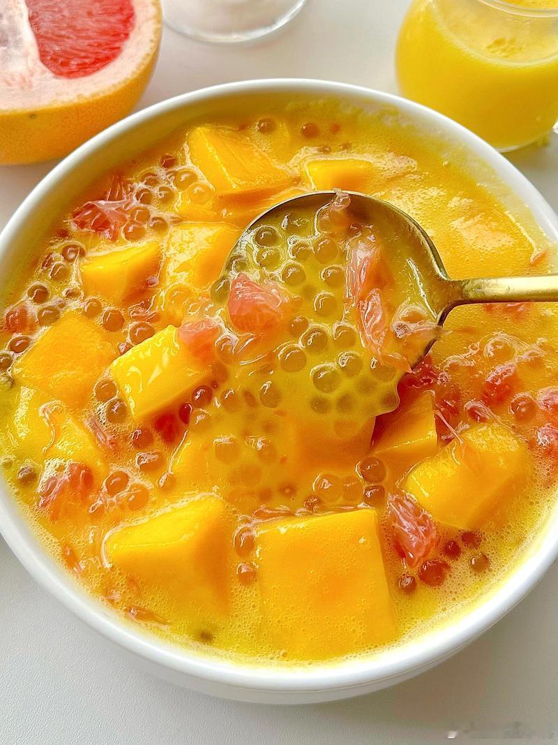 杨幂吃固体杨枝甘露沉默了别跟着网上学坏了，固体版杨枝甘露真的是1+1+1＜3，口