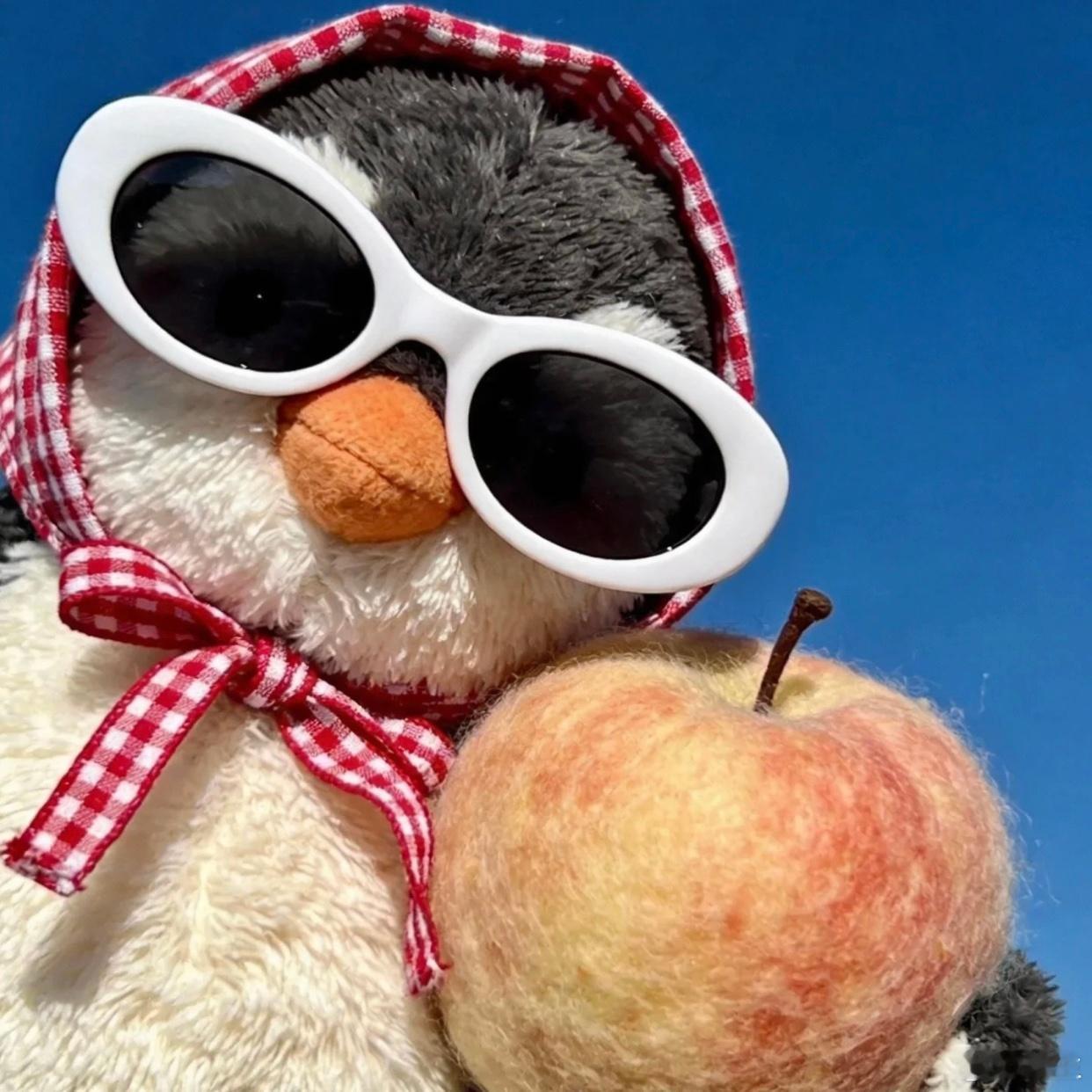 不知道大家会不会羡慕初恋结婚的情况？我这些年做咨询，有很多“从校服到婚纱”的夫妻