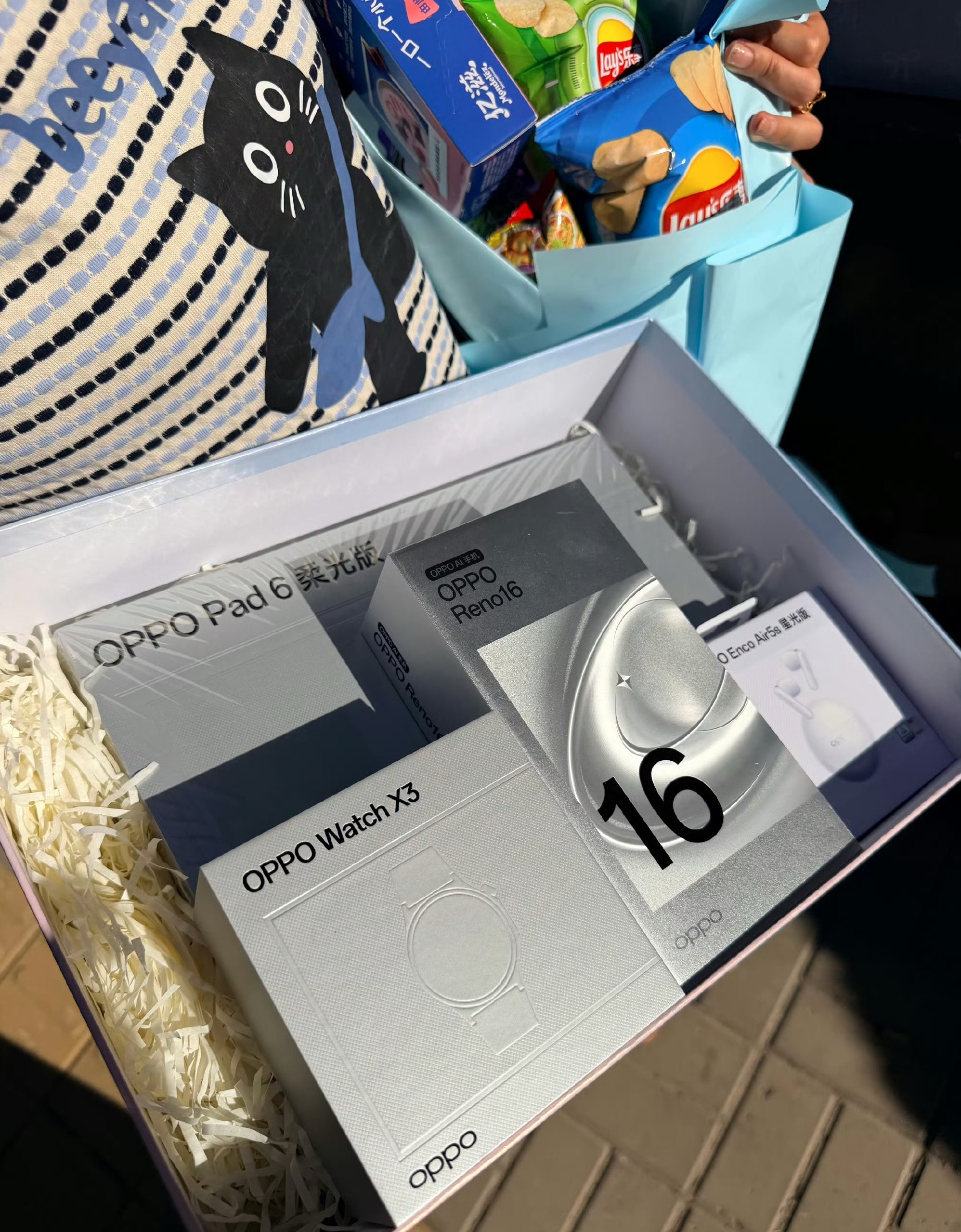 看着现在考生考完试就安排上全套数码产品，真心觉得时代不同啦。想问问大家，当年你们