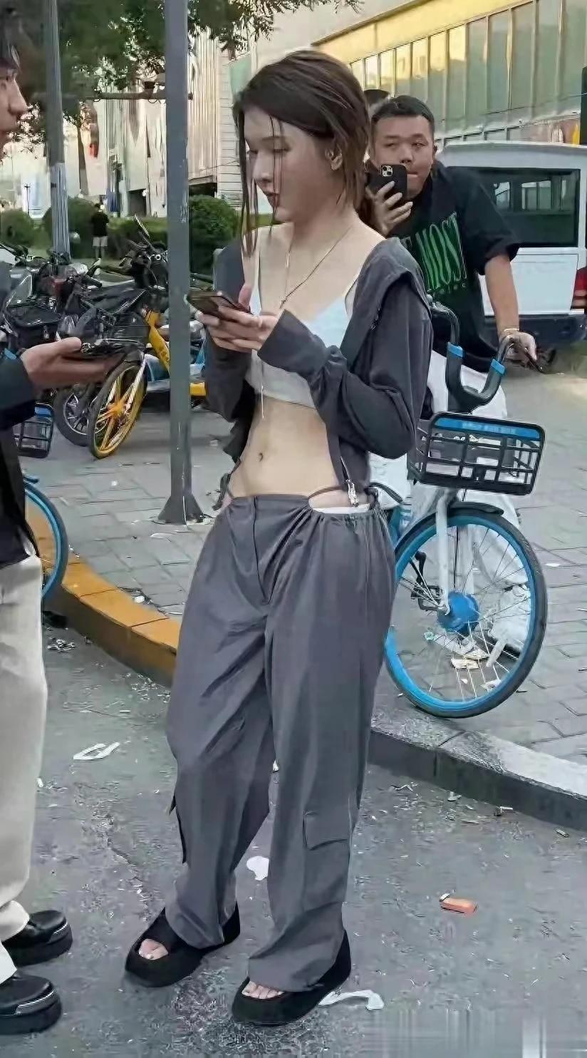 你管这叫裤子？[捂脸][捂脸][捂脸]