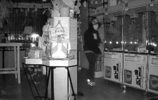 【美媒：洛杉矶店内7000美元LABUBU被盗】综合美国全国广播公司（NBC）、