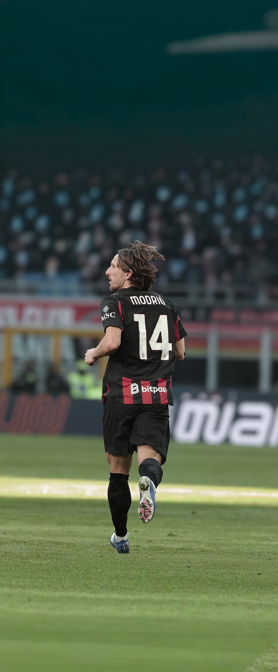 【手机壁纸分享】 ❤️🖤 莫德里奇🇭🇷1️⃣4️⃣.sempremilan