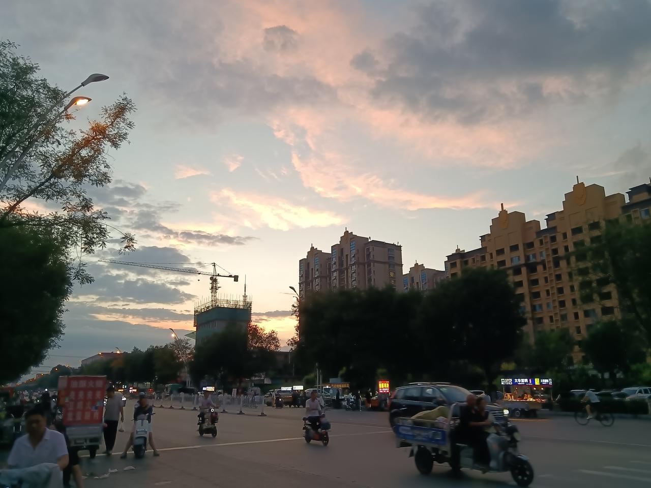 返璞归真是解决一切问题的方法。让庙宇回归，不再是一些人非法收入的地方让和尚回归和