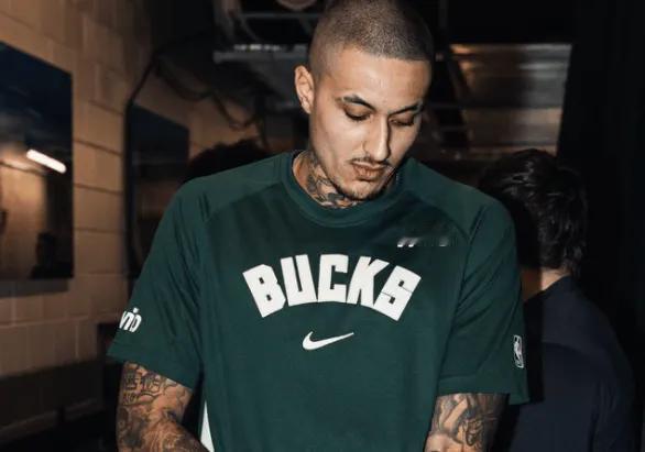 你敢信？
无字母哥，雄鹿居然啃下了硬骨头凯尔特人。
如今，凯尔特人盛况空前，五连