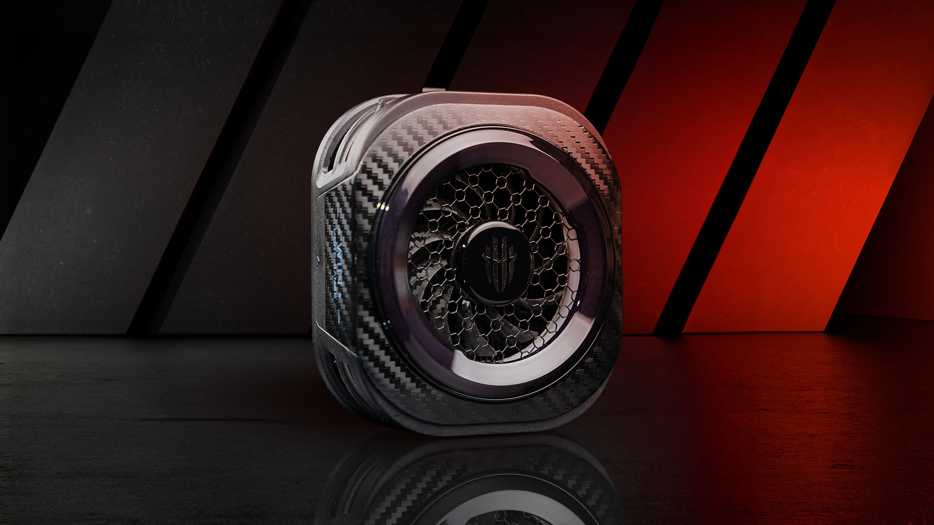 这就是刚刚出炉的红魔散热器8Pro新品，产品命名直接从6跳到8，难道性能也会“跳