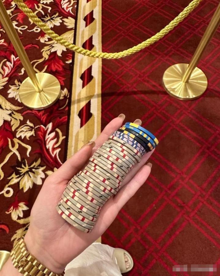“玩透”澳门赌场的老手都知道，黑卡、金卡是最不值钱的东西，最让人疯狂的是“积分”