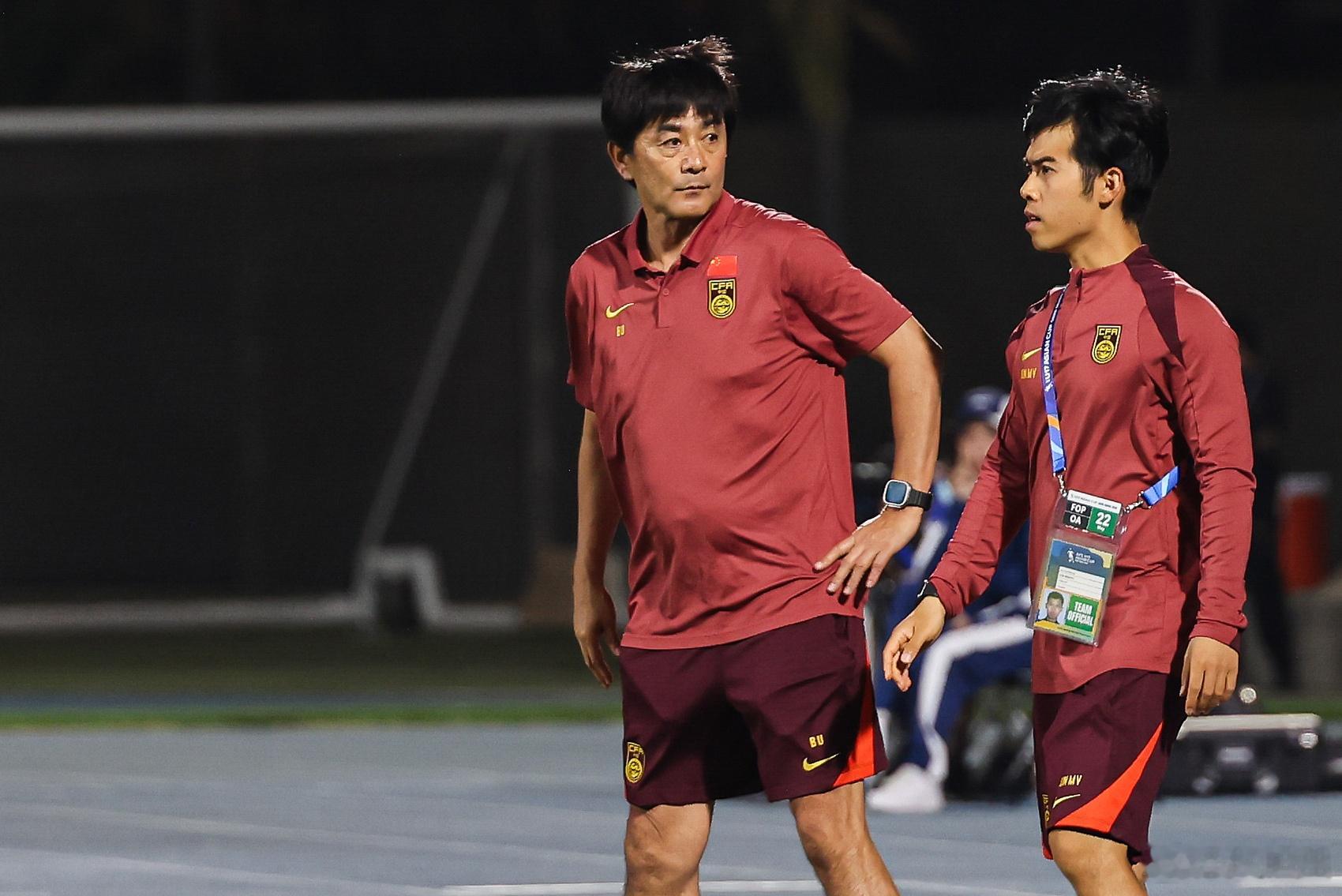 U17亚洲杯决赛，U17国足连追两球2-3不敌日本U17，无缘冠军。赛后，记者马