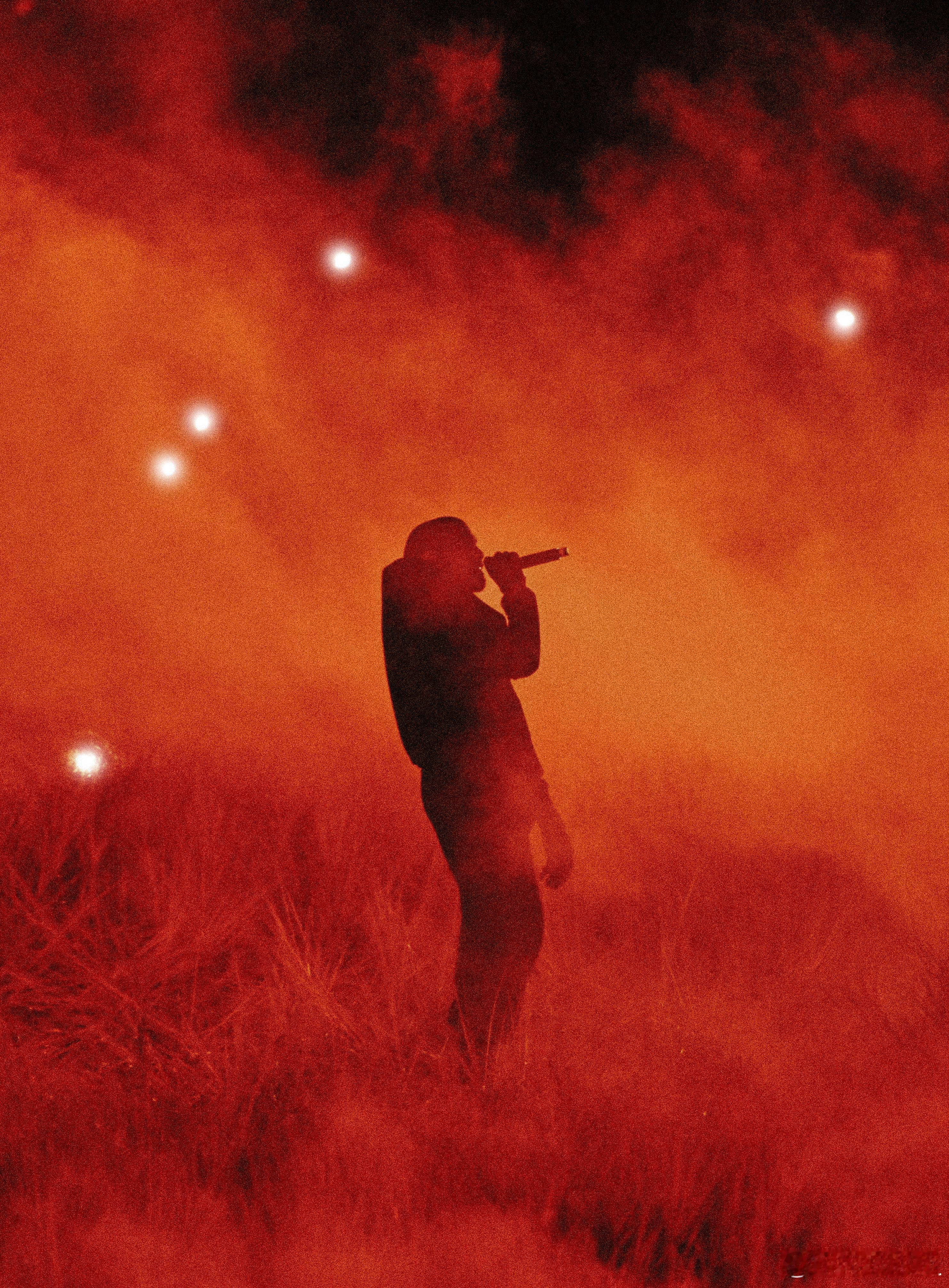 #侃爷试听会加场 YE造宇宙#内场互动，有机会与 Kanye 近距离接触，这是独