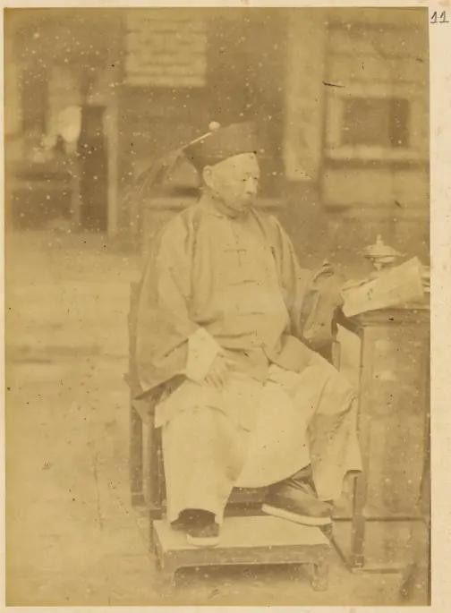 1885年，74岁的左宗棠病故，众大臣定谥号却犯了难，连拟4个，慈禧仍不满。焦灼