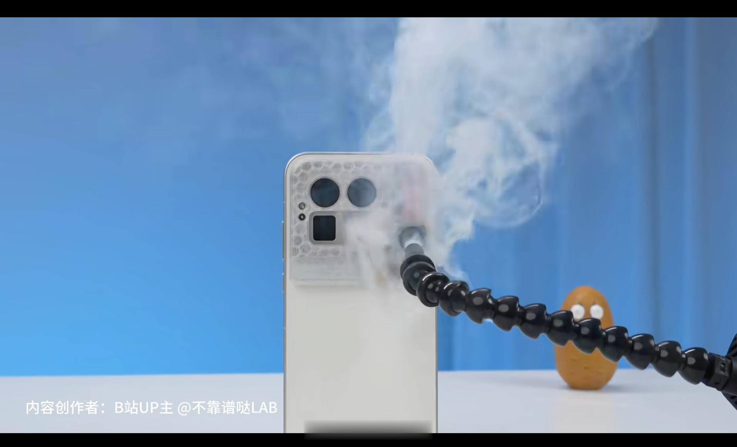 真我 GT8 Pro 机械拼装设计确实可玩度挺高的，跟拓竹社区合作了，真的可以自