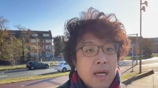真是搞笑了！去美国访问8天，沈伯洋竟然天天穿着防弹衣，他热得想在车里脱下来，吴思