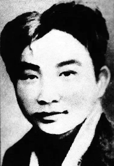 1935年，地下党员林青和刘茂隆被捕，敌人准备杀了他们。行刑前，一个看守对两人说