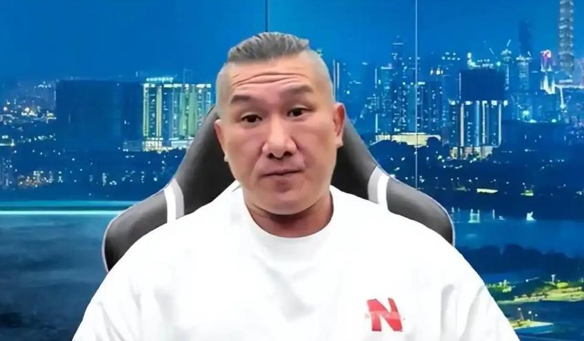 岛内网红“馆长”近日在直播中表示，今后不会再安排前往大陆的自由行。他坦言，每次带