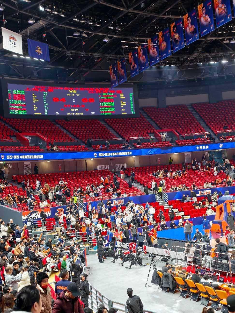 期待明天也赢（勇士独行侠）1、国内球员突破基本功（第四节末，给我看困了，刘礼嘉这