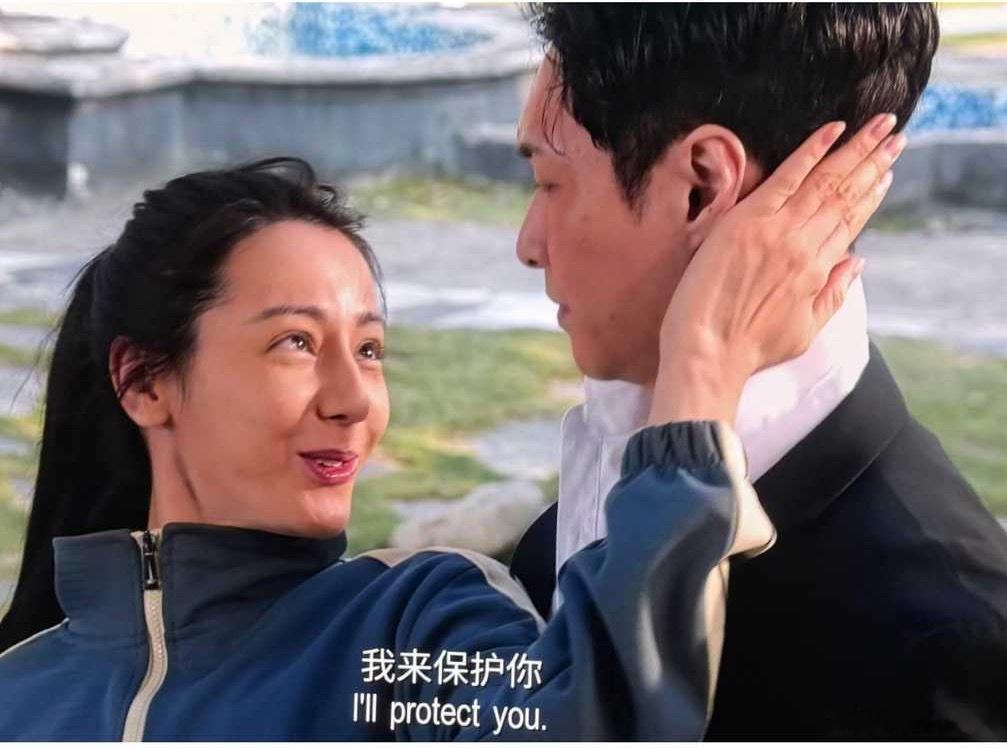 迪丽热巴出演的电影功夫女足上映了大家觉得她合适大屏幕吗？ 