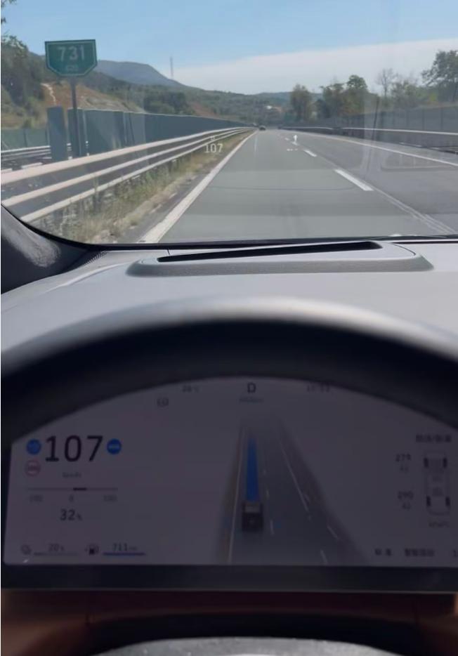 刚跑完一趟满载 6 人2000多公里的长途，全程体验高速辅助驾驶。
实话实说：通