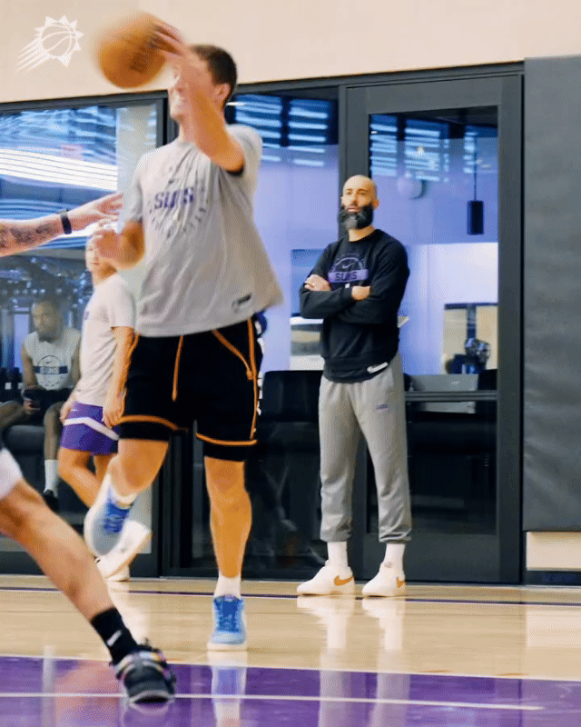 JG今日训练上演“大鹏展翅”——单臂暴扣直接炸场 💥菲尼克斯太阳 ｜旭日东升