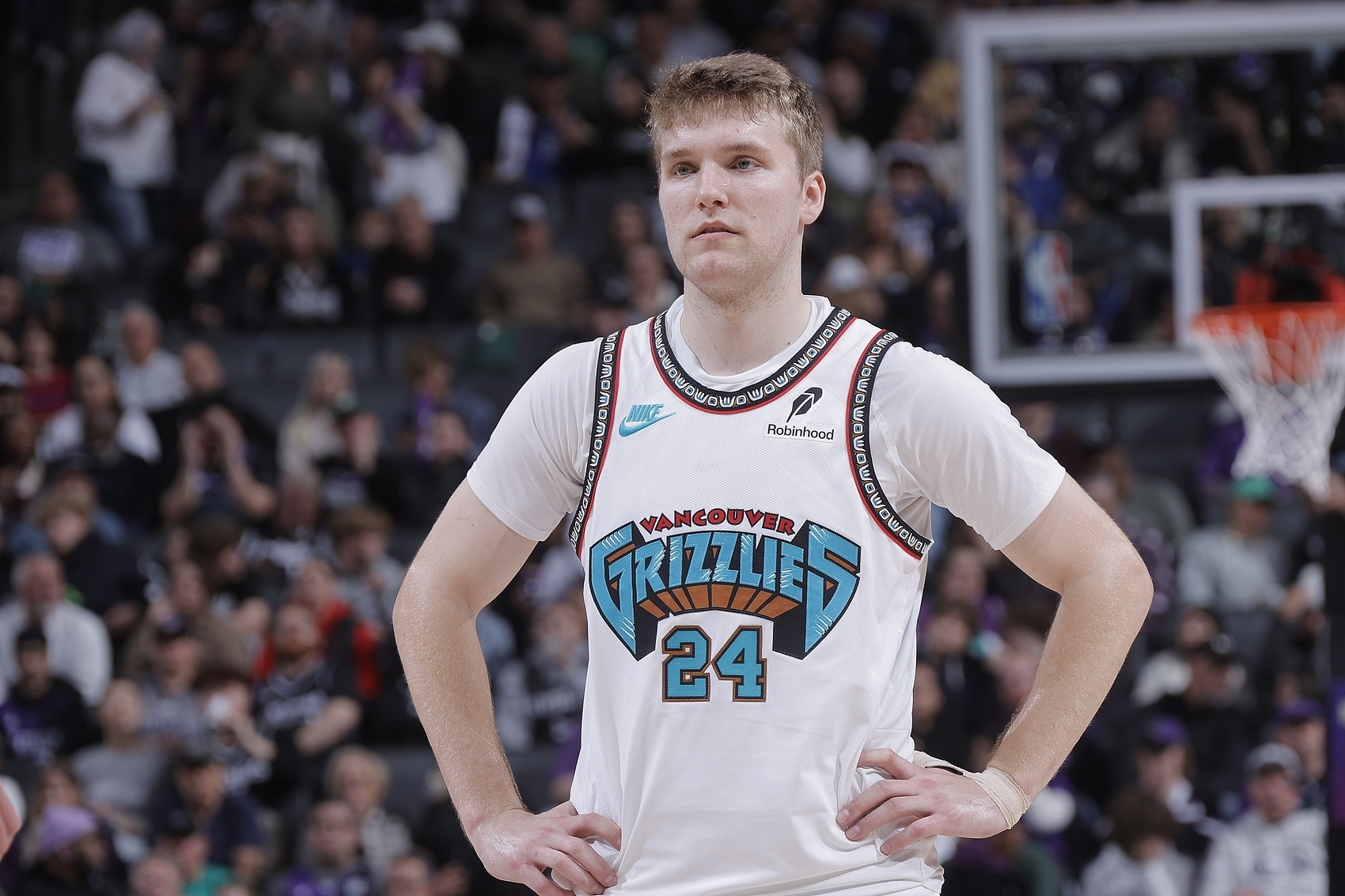 本赛季至今，联盟替补球员真实命中率排行（出手次数100+），凯尔登第四1、卡姆·