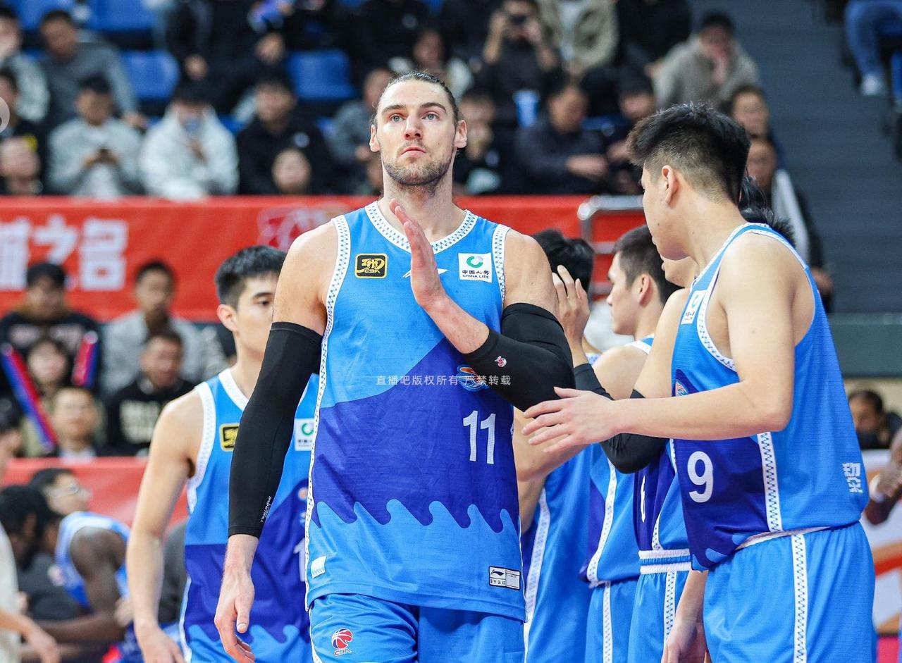 山东高速男篮临时救火队员到位，顶替受伤停赛的外援克里斯。

3月24日，山东高速