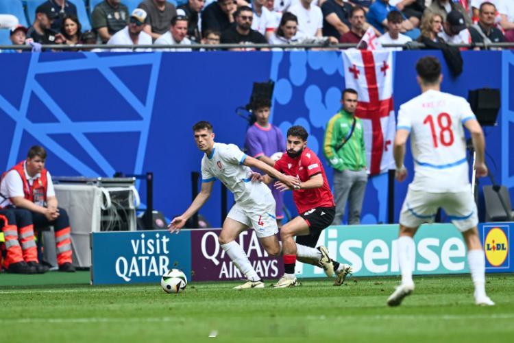 #格鲁吉亚1比1捷克# 6月22日讯 欧洲杯小组赛第2轮，捷克与格鲁吉亚1-1握