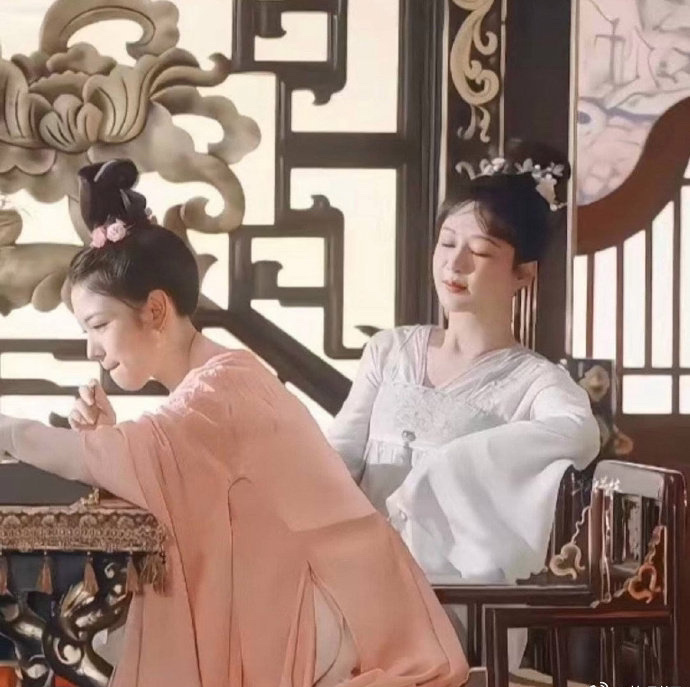 🍇怎么姨感这么重？是不是平时看p图滤镜图太多了[哆啦A梦害怕] ​​​