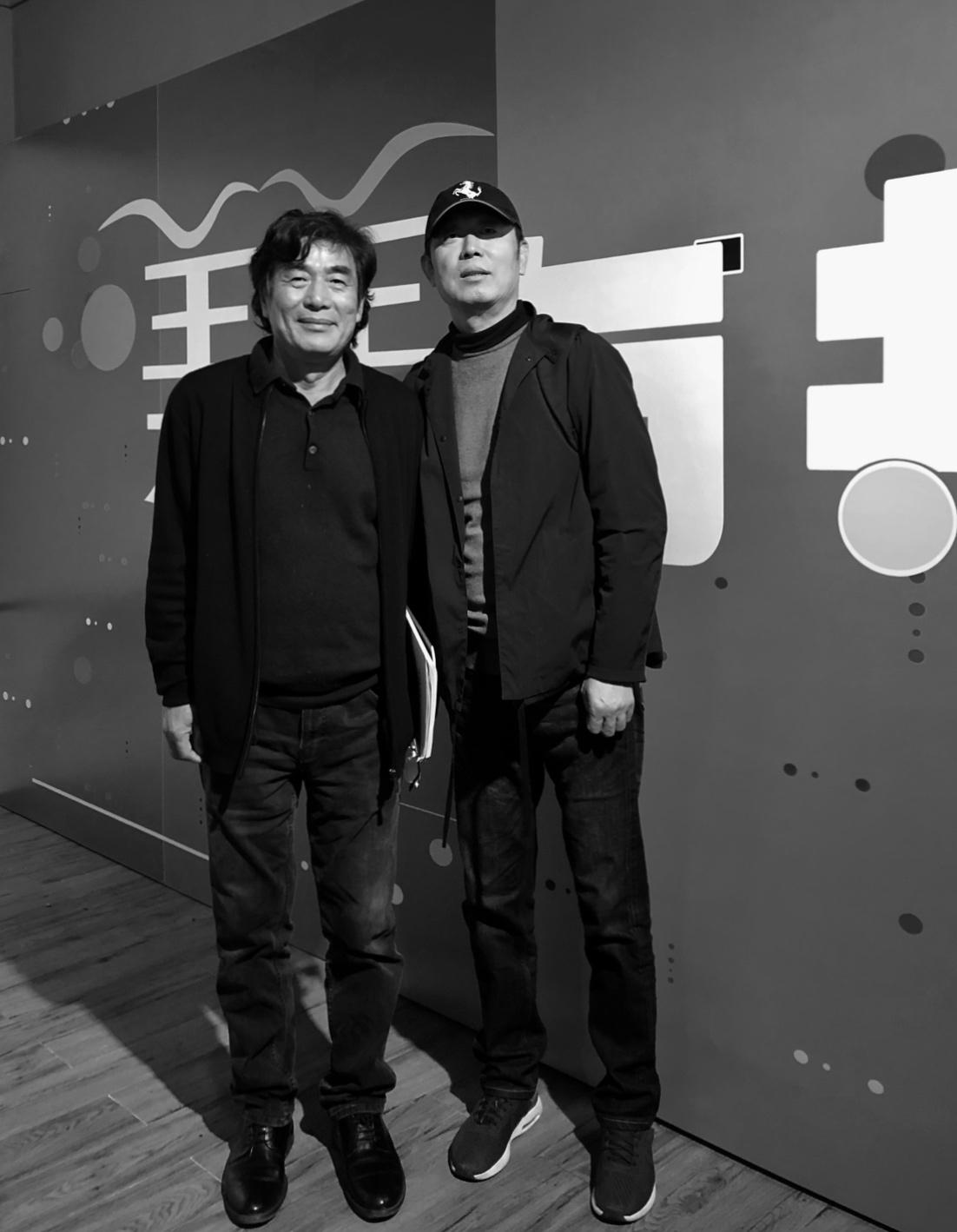 回忆时刻：多年以前，我和著名油画家张立平教授的合影。