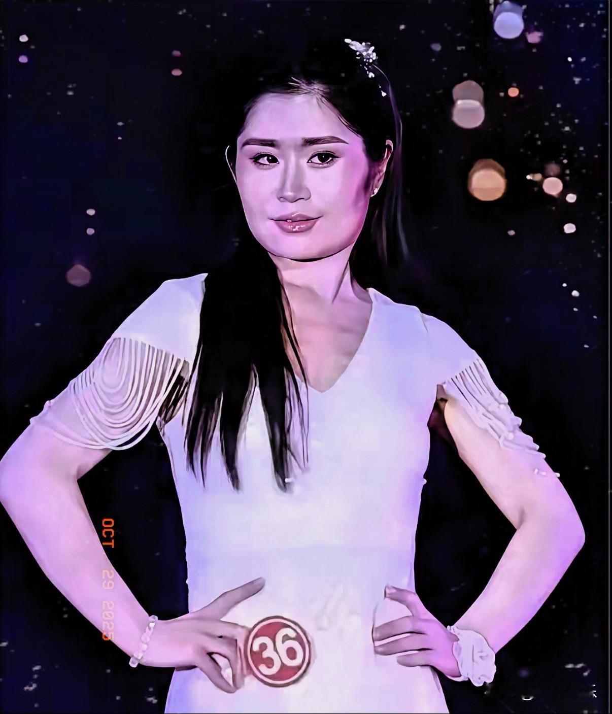 最近辽宁的选美冠军彻底火了，
一夜之间火遍大江南北，
连全国选美冠军都没她这热度