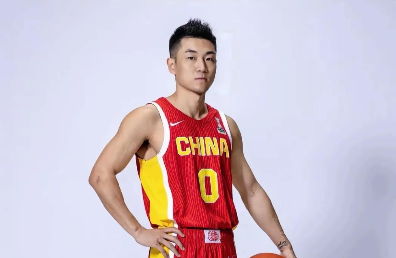 中国队外线防守大闸，发挥最稳定的球员！
外线三分球差