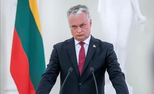 新加坡前国会议员吴俊刚发文指出：“过去四年来，中国断绝和立陶宛的外交和经贸往来，