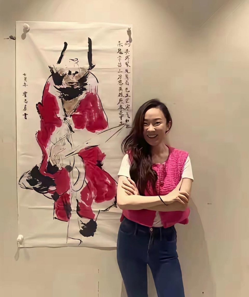 霍思‎燕画画的本事，跟‎‏王诗‎龄⁠有得一‎拼了。 