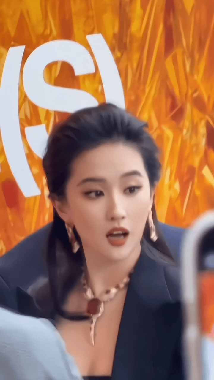 这场活动唯一不满意的就是……八饼不在[喵喵]建议赔一个vogue [喵喵] ​​